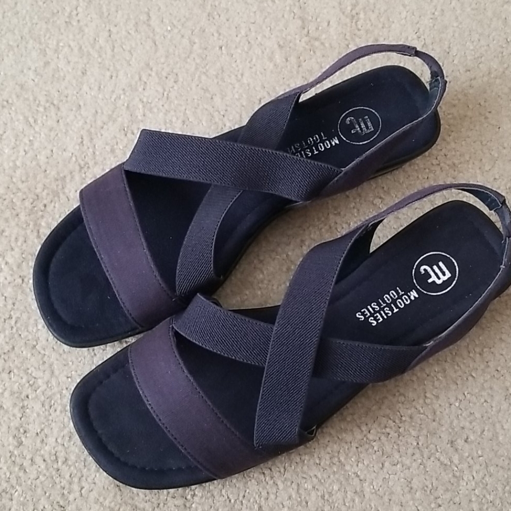 Mootsies Tootsies Navy Sandels - New in Box